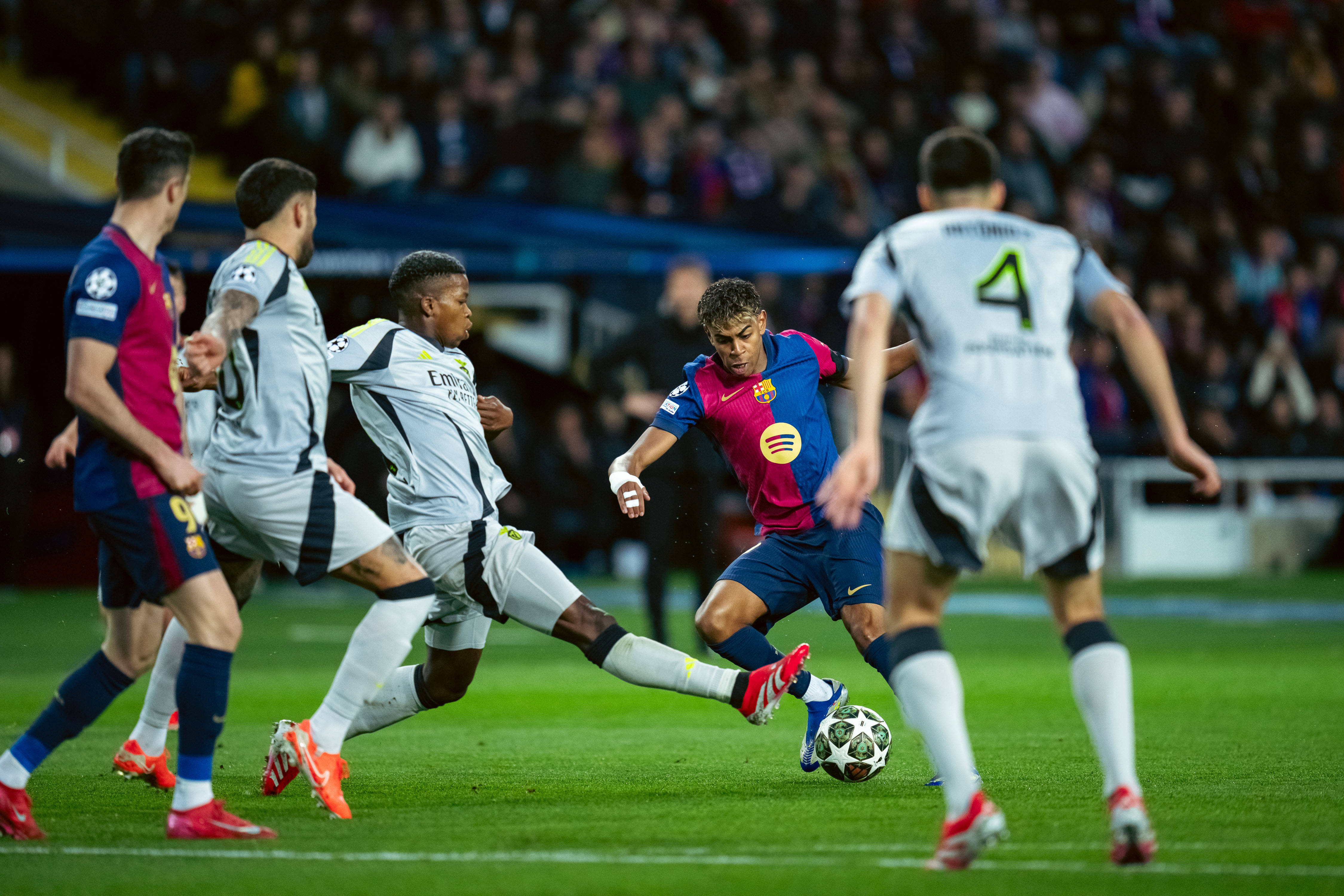 开云体育在线赛事直播-西甲球队在欧洲冠军联赛中表现抢眼