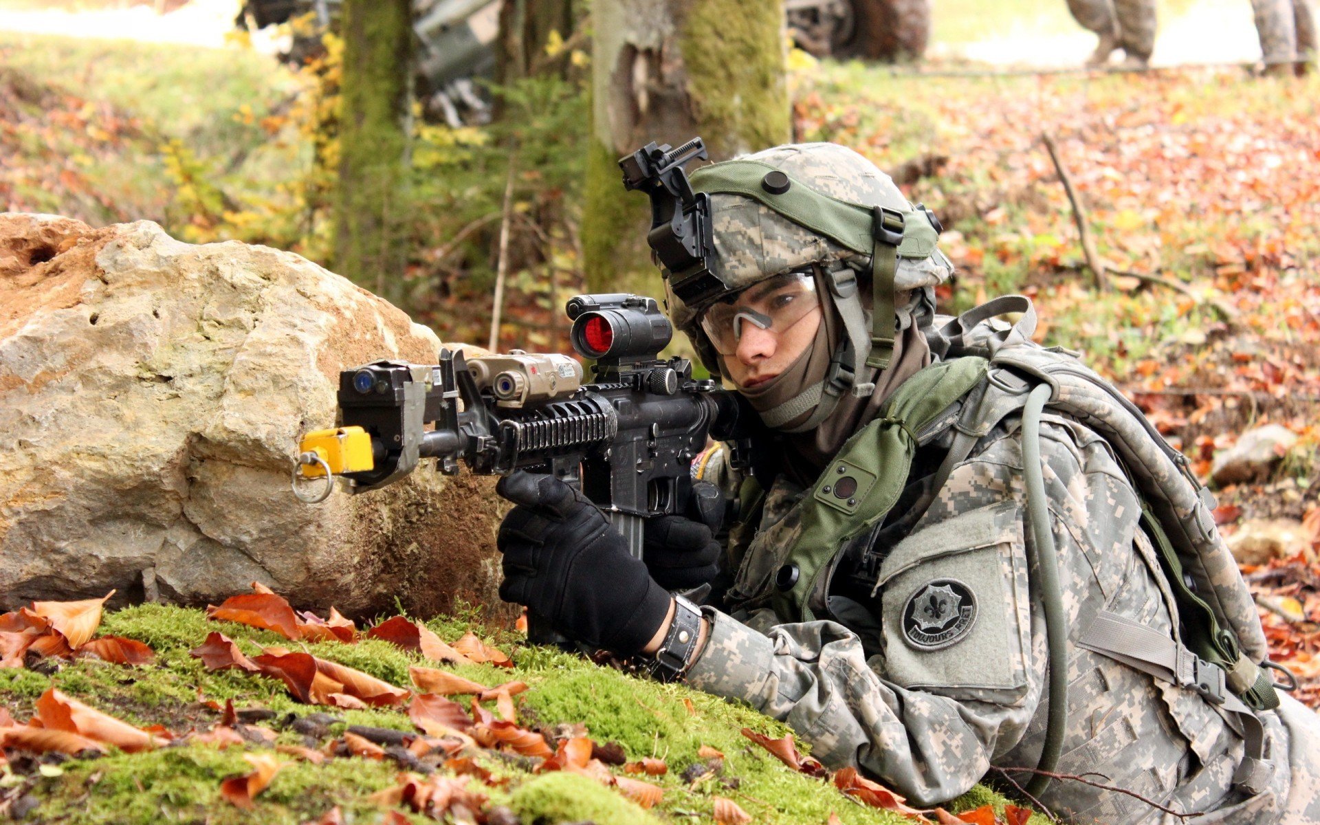 勇士高强度防守限制对手得分,勇士队控卫