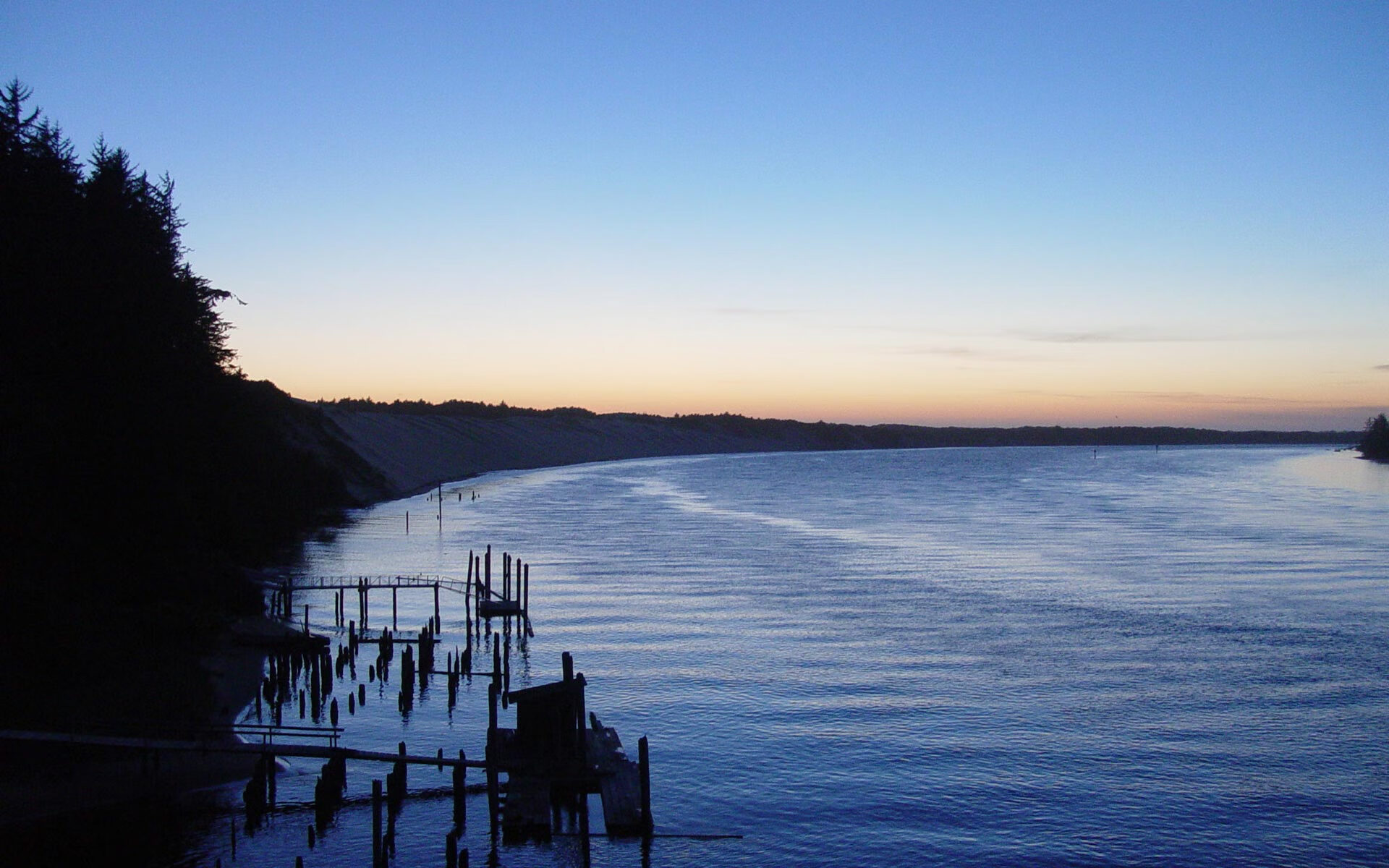 开云网页版-应援声不断：全球篮球巨星迎战擂台激情碰撞，篮球队应援