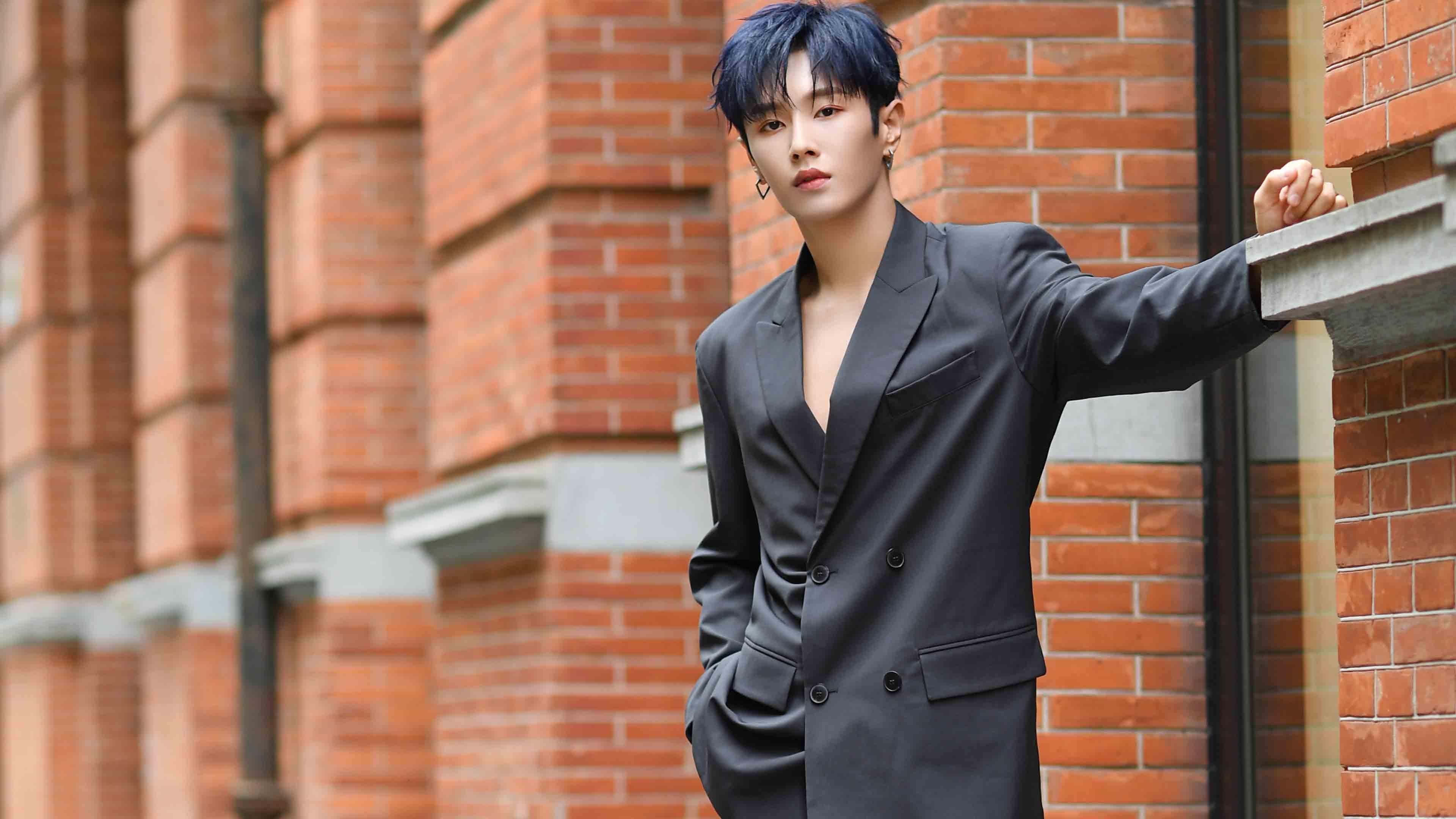 勇士前锋带伤坚持训练展现球队铁血精神，前勇士队球员名单