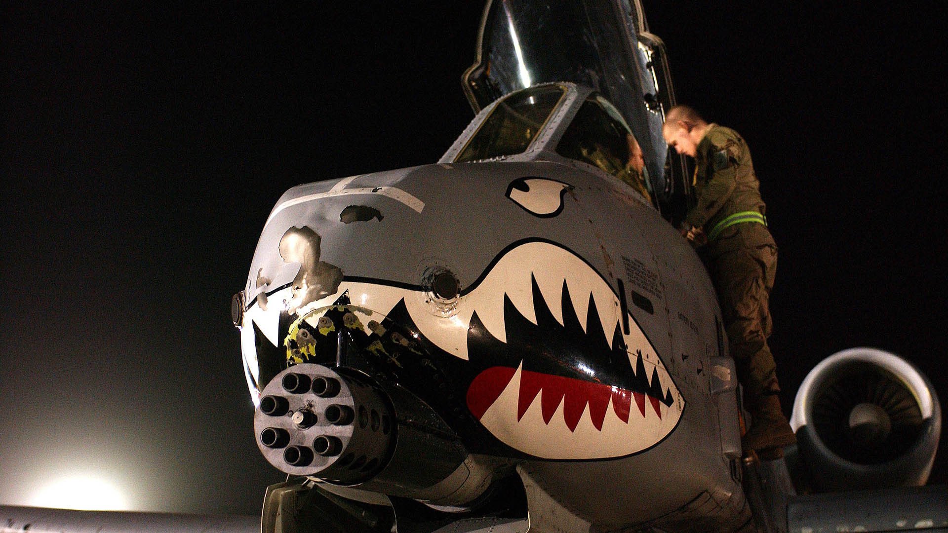 橄榄球冠军锦标赛：南半球四强赛场上演精彩角逐，橄榄球比赛2021